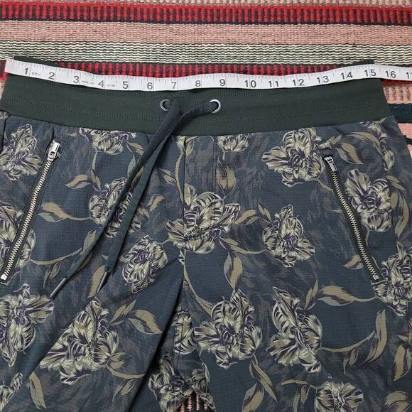 Athleta Trekkie North Printed Jogger’s Sz 8P Floral Green Pull‎ On Elastic Ankle - Picture 6 of 12